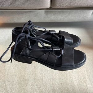 Vagabond Lace up “gladiator” sandals 37